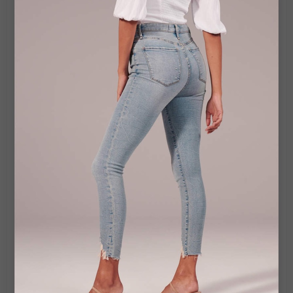 High Rise Jeans - Picture 3 of 4
